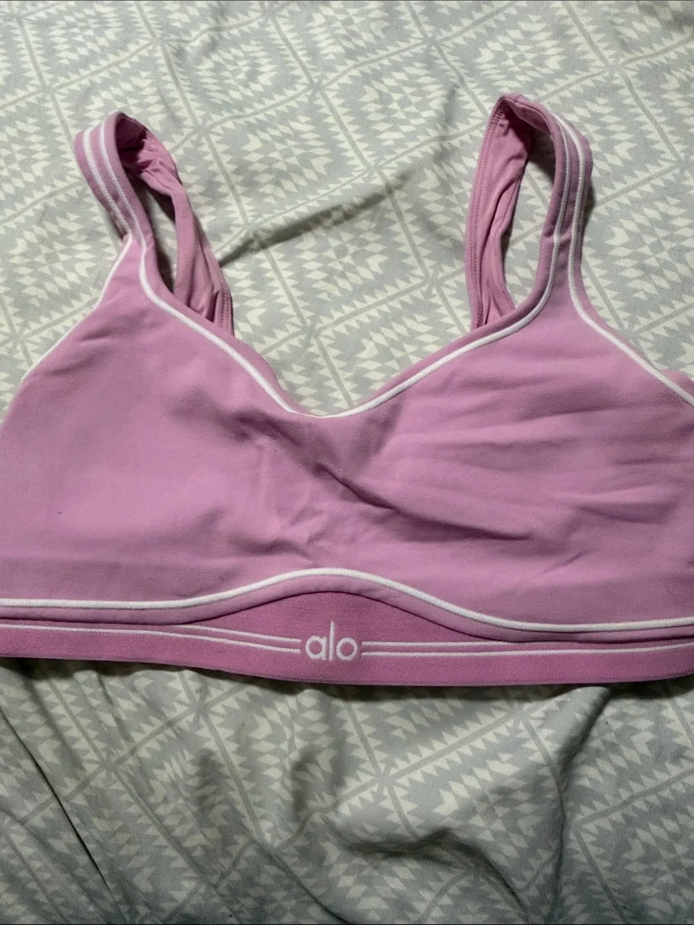 ALO Yoga soft stretch